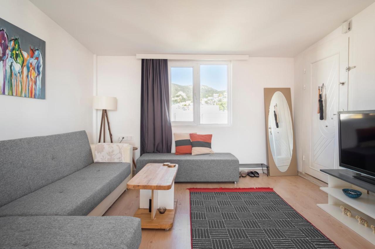 Central, Cozy, 15 Min Walk To The Beach, Fast Wi-Fi, Free Parking, 4Ppl Bodrum Exterior photo