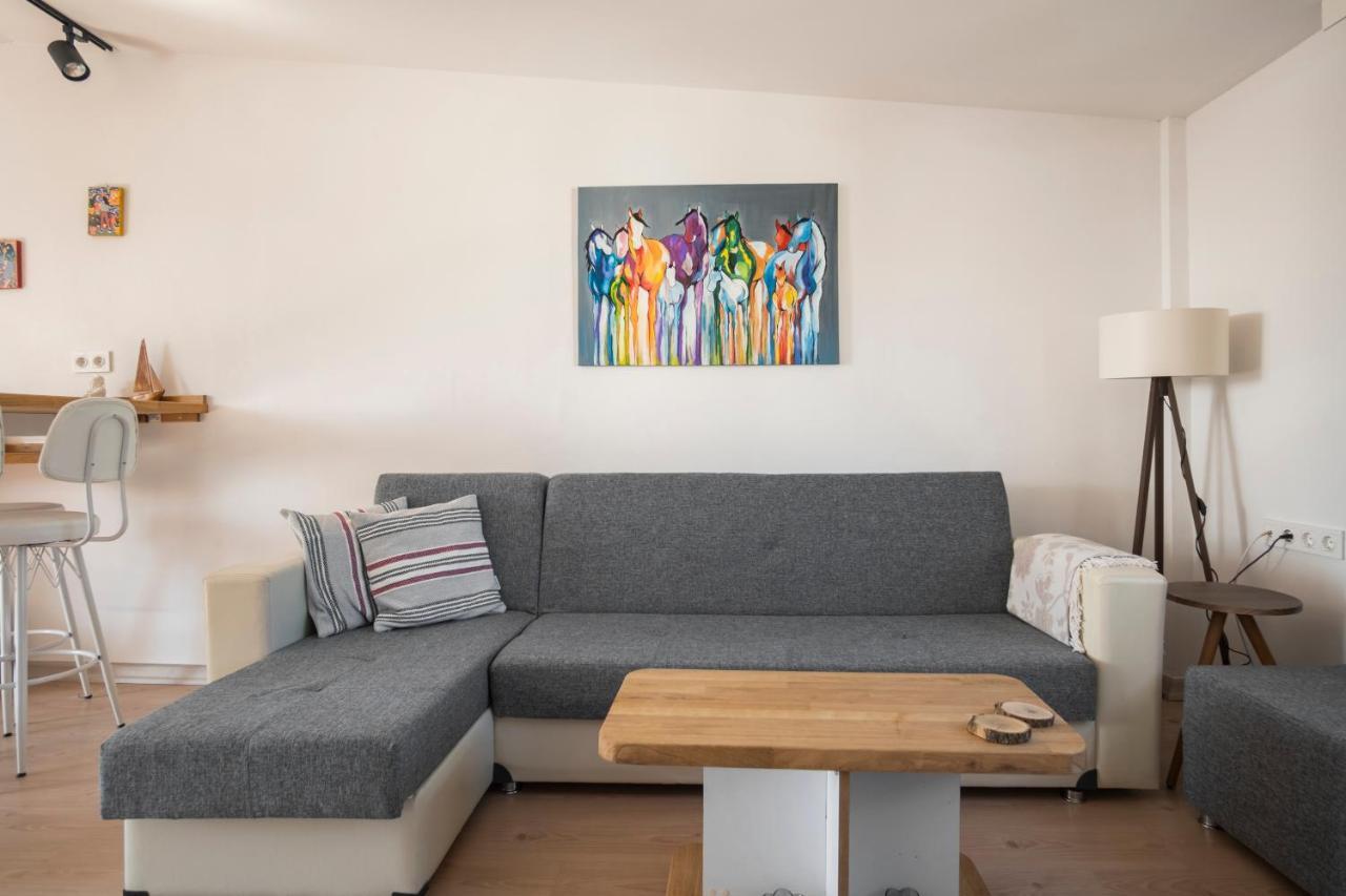 Central, Cozy, 15 Min Walk To The Beach, Fast Wi-Fi, Free Parking, 4Ppl Bodrum Exterior photo