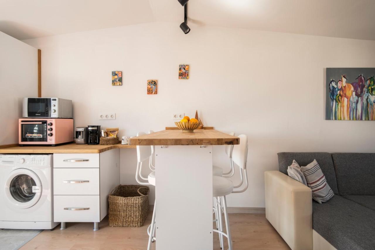 Central, Cozy, 15 Min Walk To The Beach, Fast Wi-Fi, Free Parking, 4Ppl Bodrum Exterior photo
