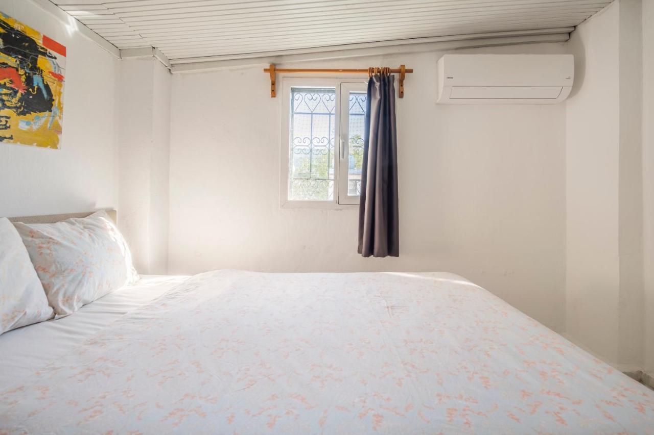 Central, Cozy, 15 Min Walk To The Beach, Fast Wi-Fi, Free Parking, 4Ppl Bodrum Exterior photo