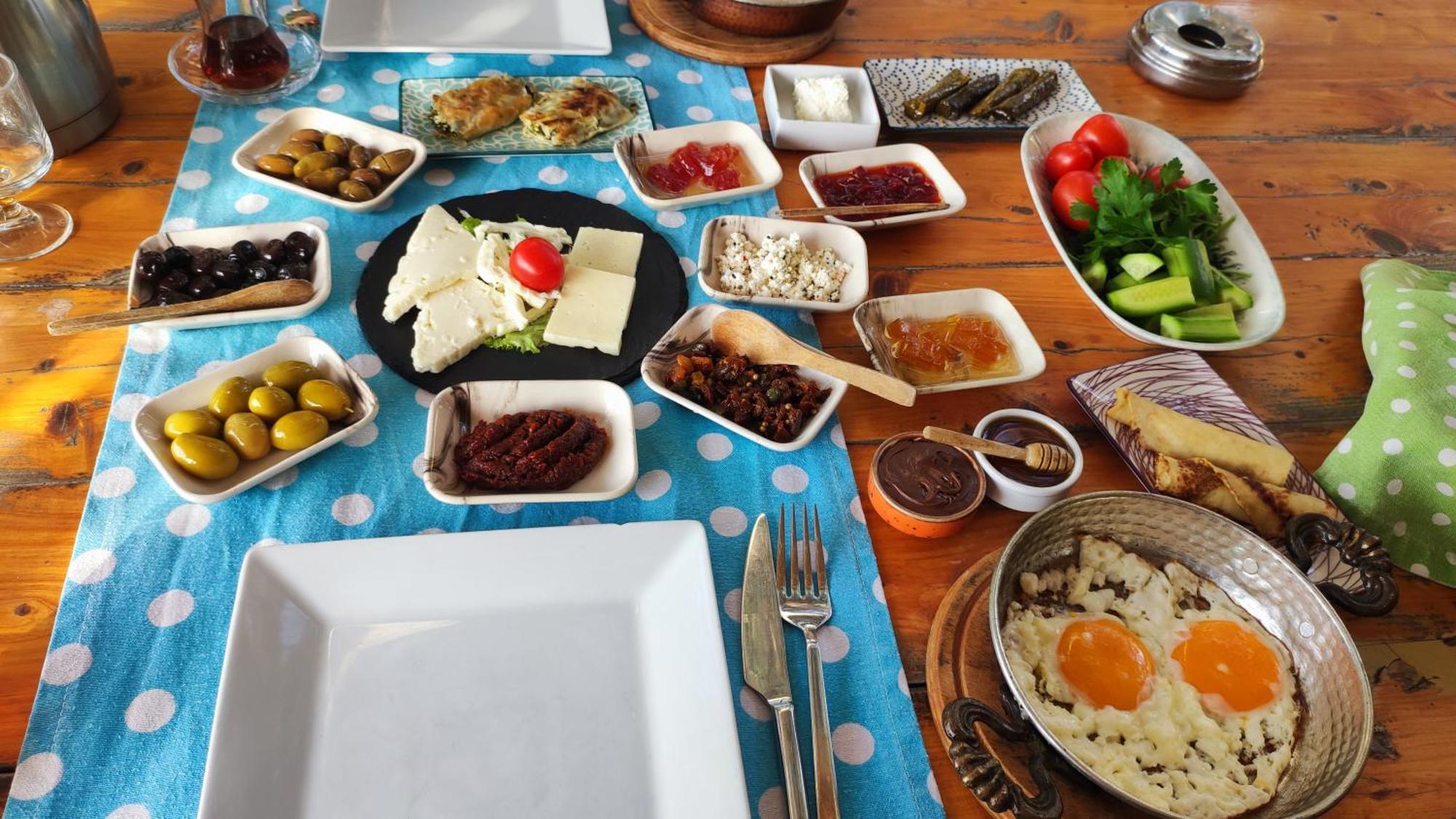 Central, Cozy, 15 Min Walk To The Beach, Fast Wi-Fi, Free Parking, 4Ppl Bodrum Exterior photo