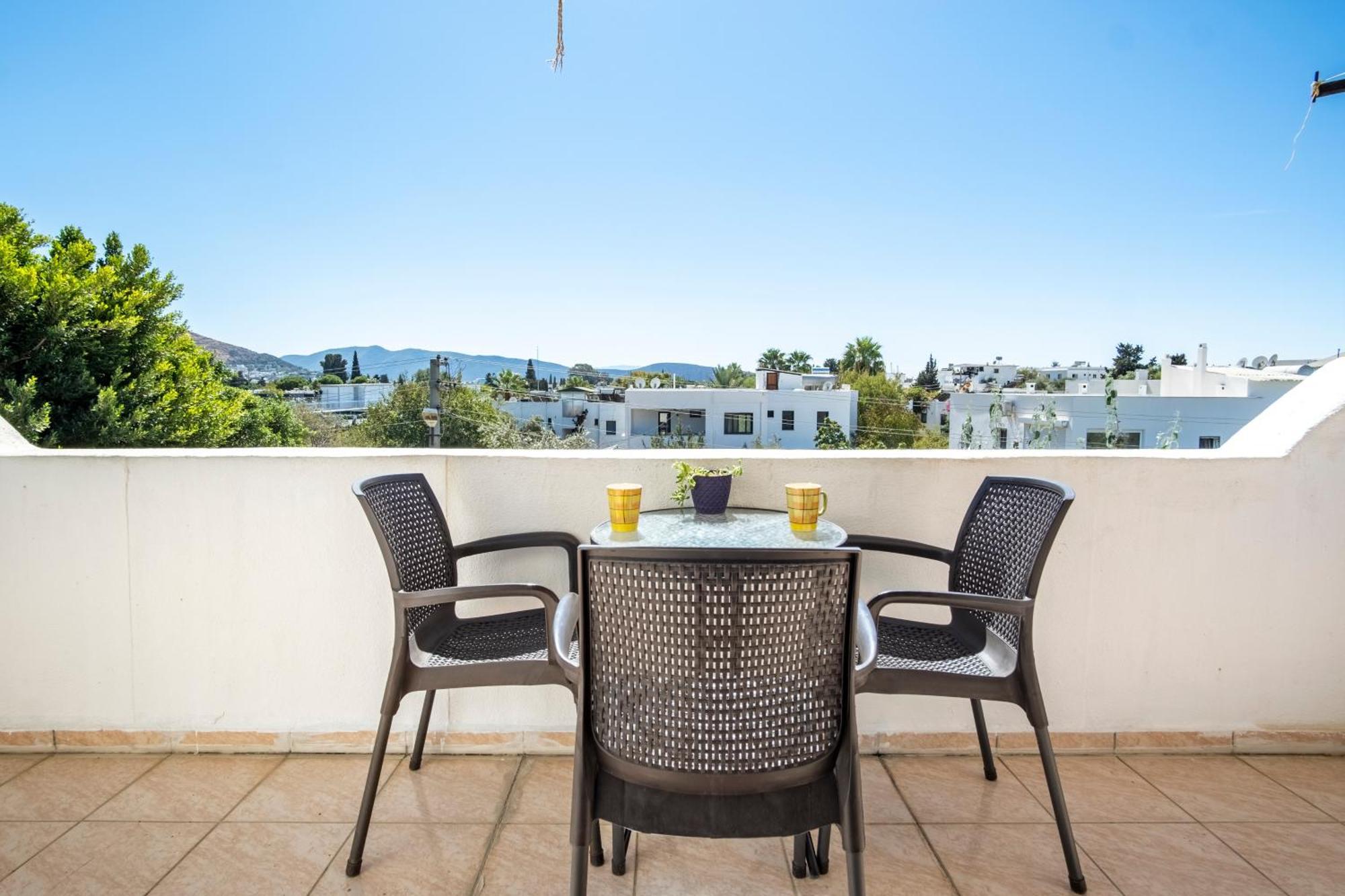 Central, Cozy, 15 Min Walk To The Beach, Fast Wi-Fi, Free Parking, 4Ppl Bodrum Exterior photo